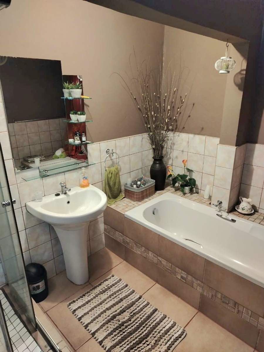 4 Bedroom Property for Sale in Retief Eastern Cape